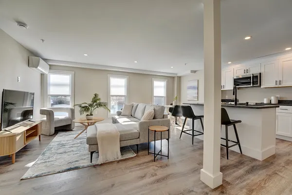 $585,000 | 621 Islington Street, Unit B, Portsmouth, NH 03801