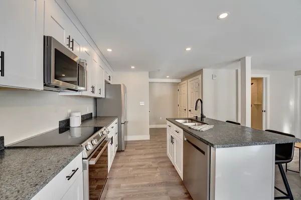 $585,000 | 621 Islington Street, Unit B, Portsmouth, NH 03801
