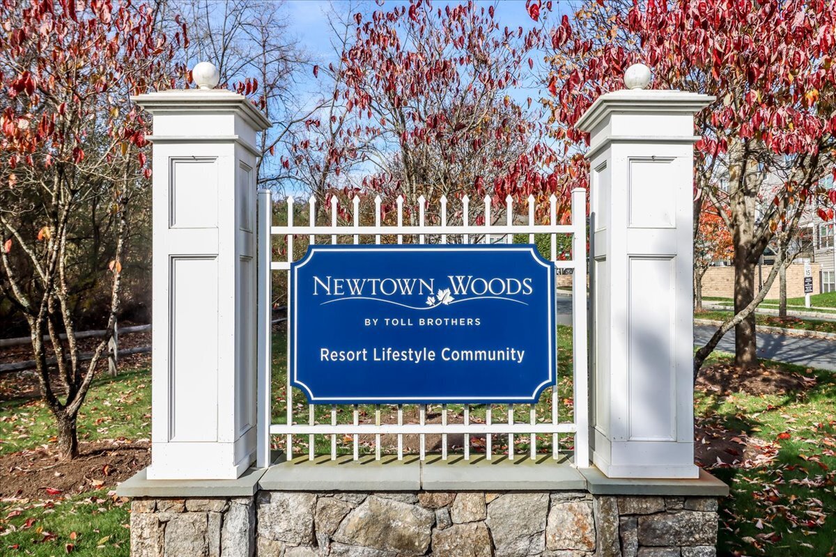 433 Brookside Court, Unit 433 Newtown, CT 06470 - Photo 2 of 38