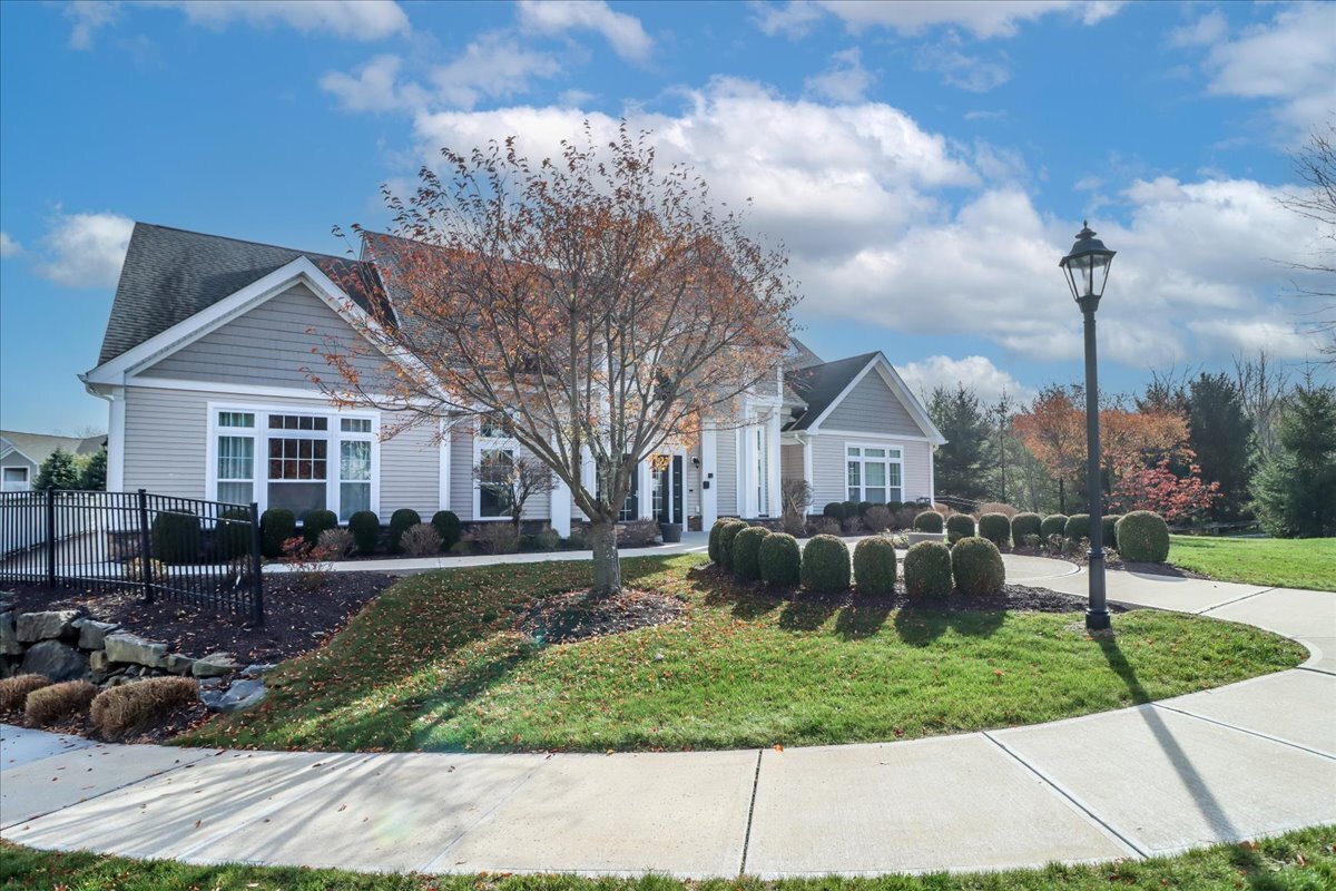 433 Brookside Court, Unit 433 Newtown, CT 06470 - Photo 34 of 38