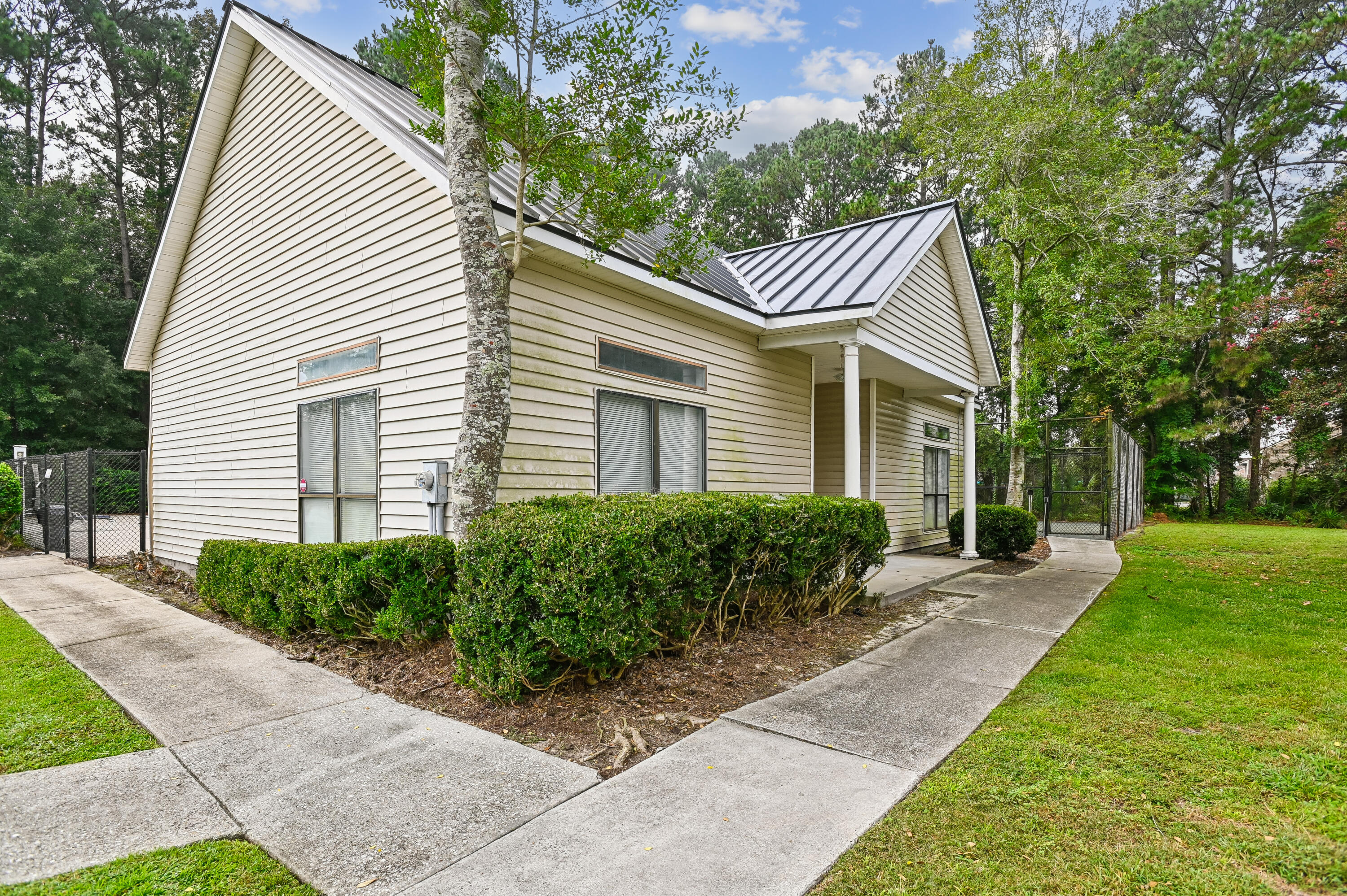 905 Burnley Road, Unit D Charleston, SC 29414 - Photo 2 of 44 2-Shaftesbury_Woods_Clubhouse