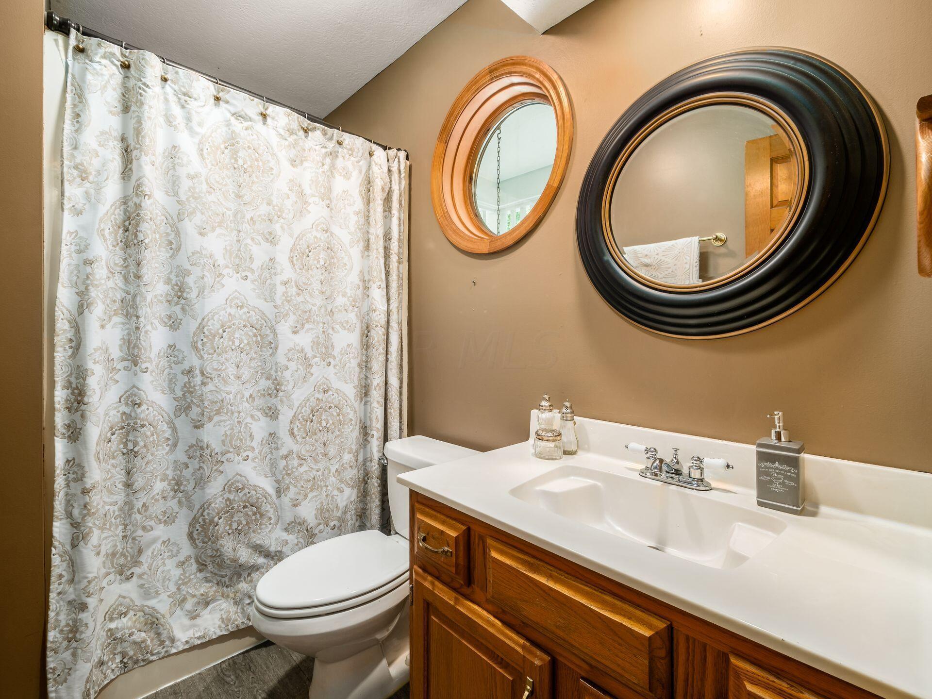 3141 Hollenback Road Lewis Center, OH 43035 - Photo 32 of 111 First floor en suite