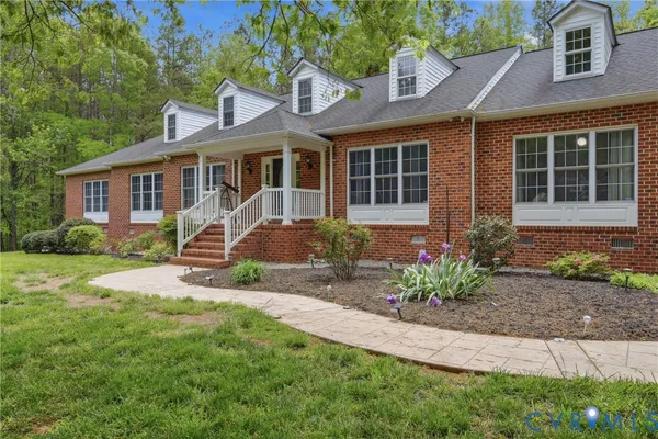 $975,000 | 13236 Lea Anna Lane, Maidens, VA 23102