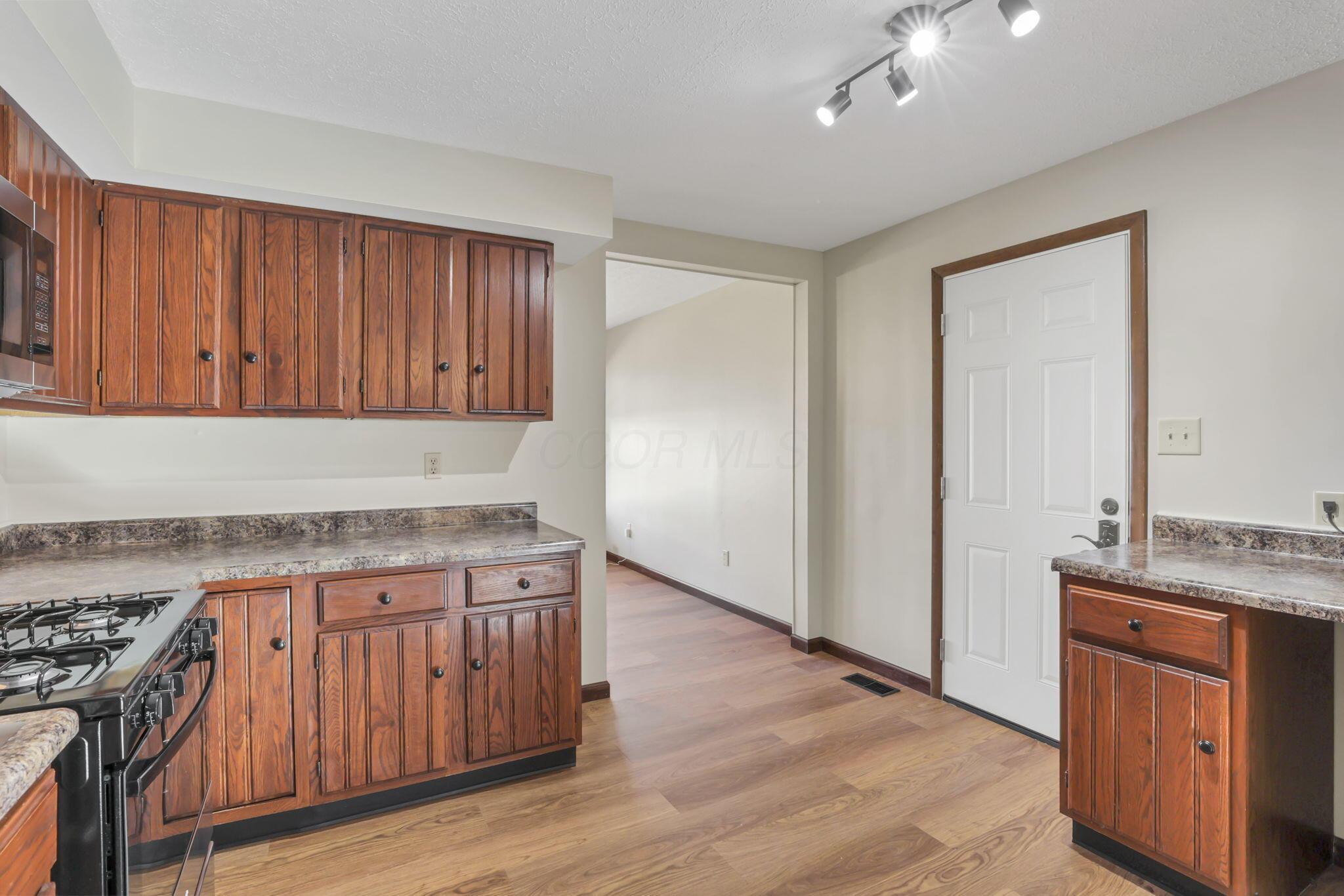 1133 Rumsey Road Columbus, OH 43207 - Photo 11 of 36 Kitchen