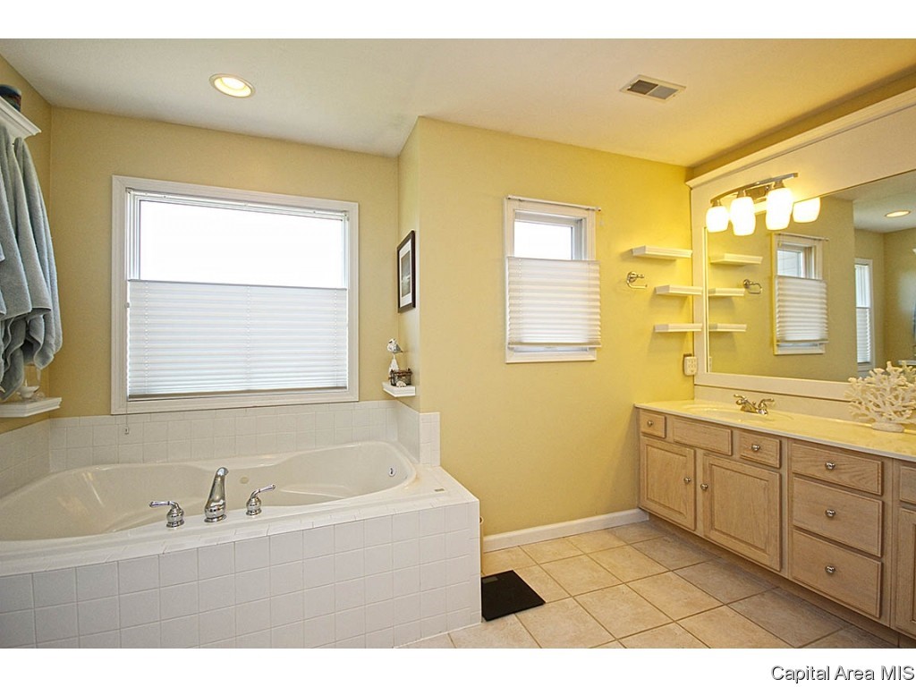 2609 Sage Lane Springfield, IL 62711 - Photo 19 of 36
