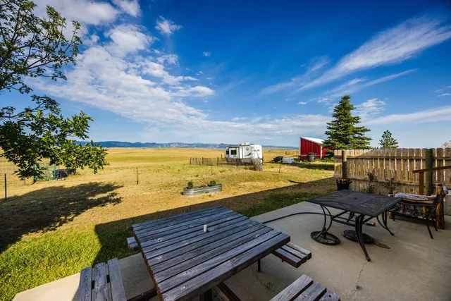 $699,999 | 555 Trabing Road, Buffalo, WY 82834