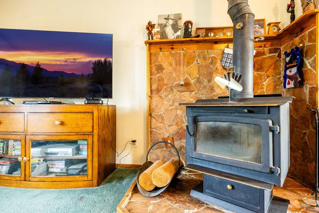 $699,999 | 555 Trabing Road, Buffalo, WY 82834