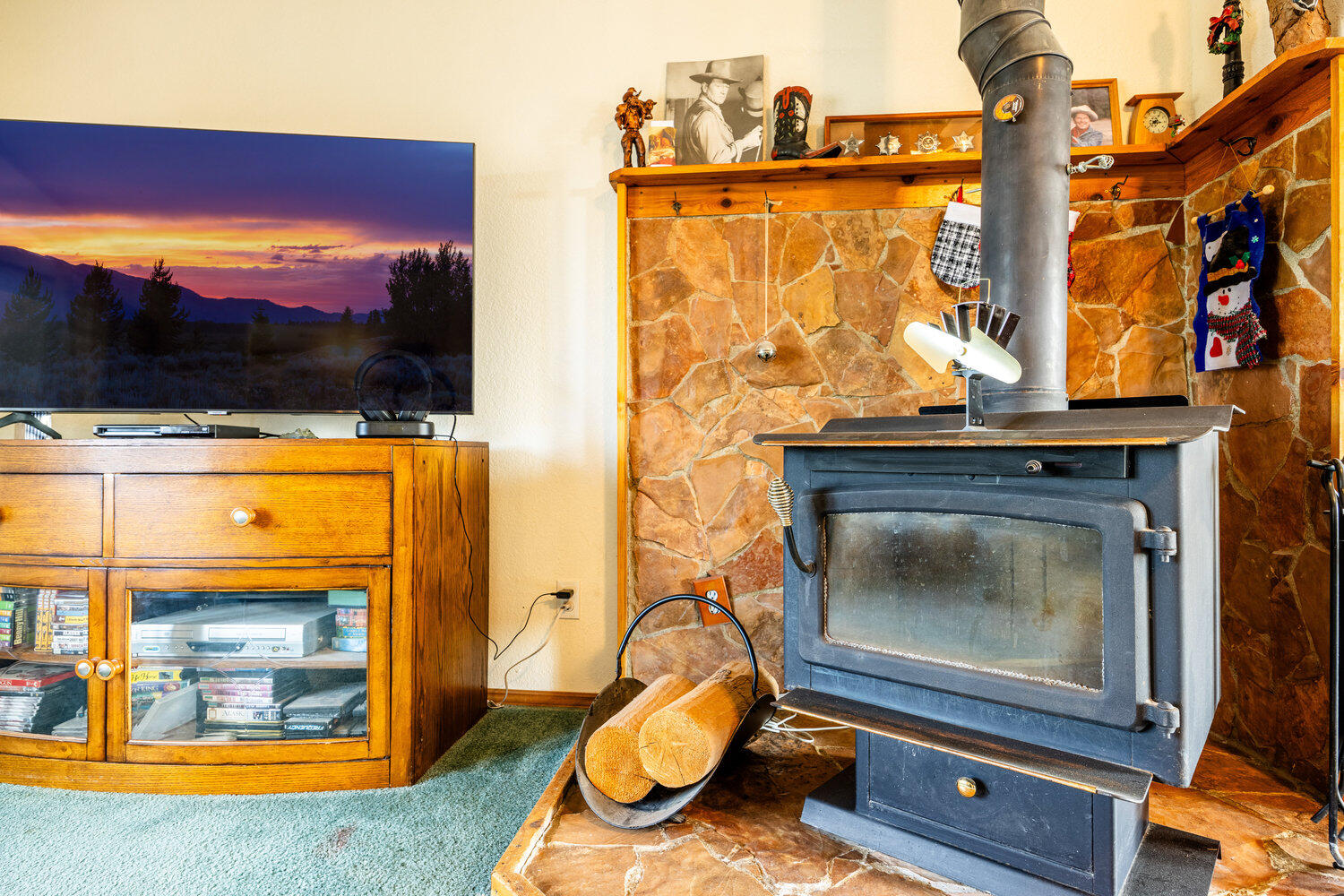 555 Trabing Road Buffalo, WY 82834 - Photo 4 of 63 004_3r0a0012-hdr-edit_428