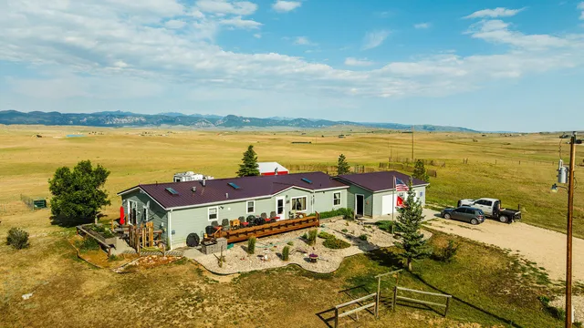 $699,999 | 555 Trabing Road, Buffalo, WY 82834