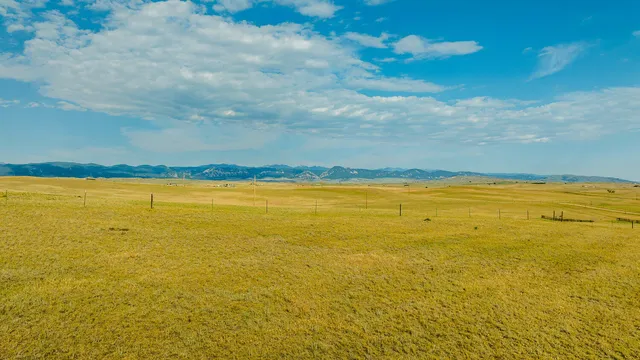 $699,999 | 555 Trabing Road, Buffalo, WY 82834