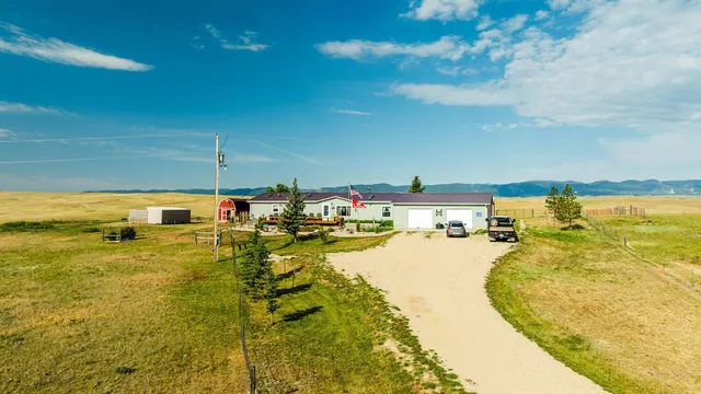$699,999 | 555 Trabing Road, Buffalo, WY 82834