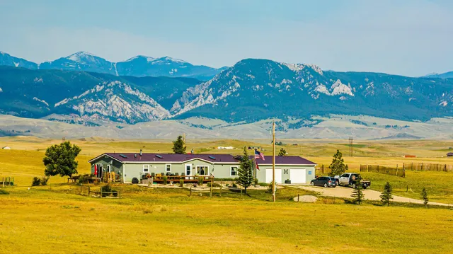 $699,999 | 555 Trabing Road, Buffalo, WY 82834