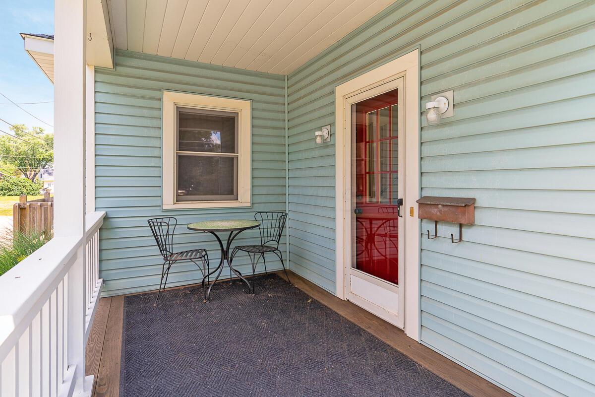 238 Newark Road Mount Vernon, OH 43050 - Photo 3 of 42 Front Porch