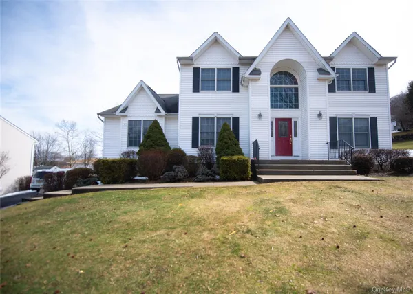 $815,000 | 17 Oakley Boulevard, Garnerville, NY 10923