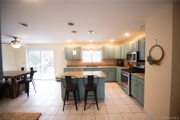 $815,000 | 17 Oakley Boulevard, Garnerville, NY 10923