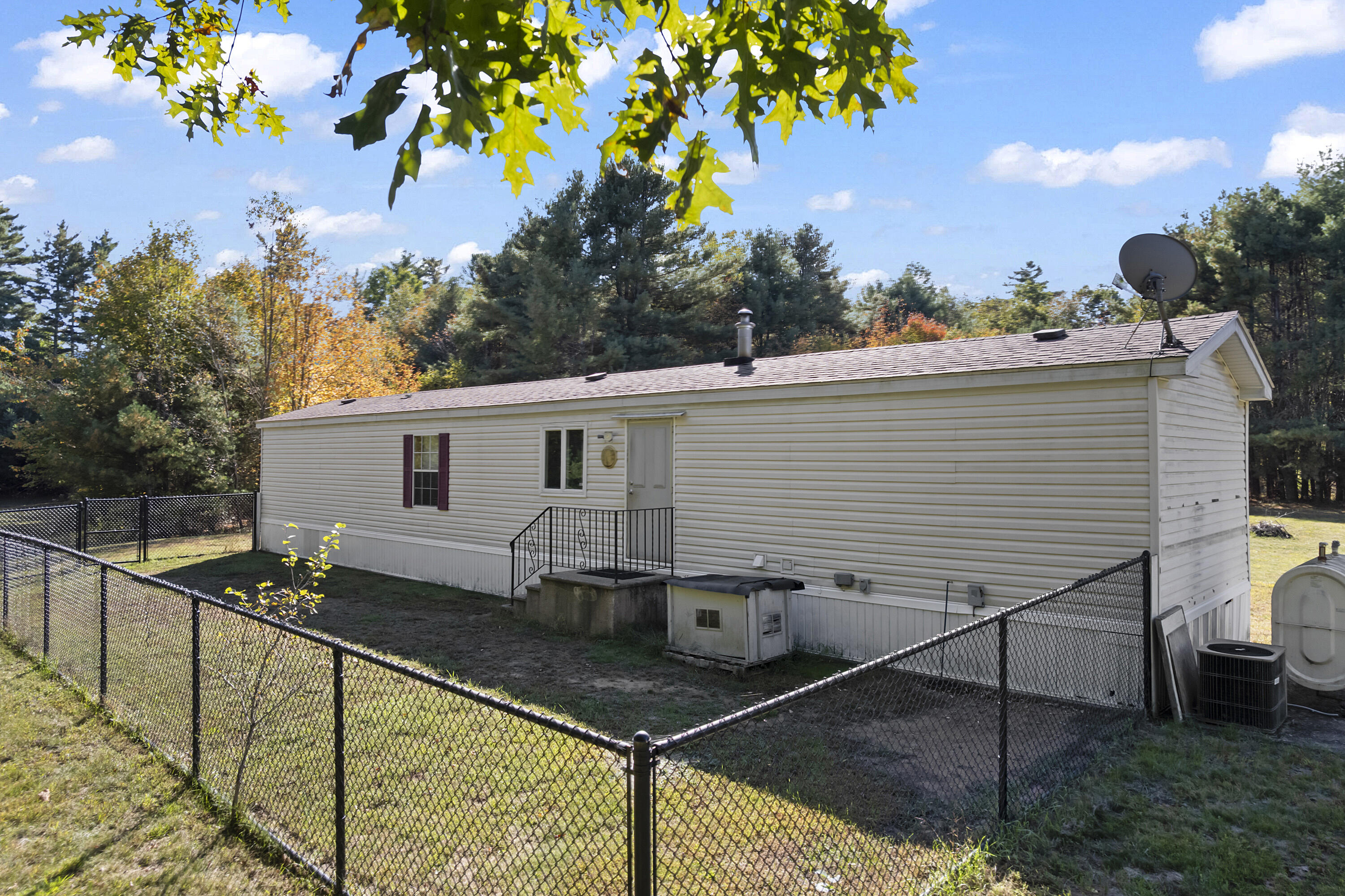 128 Long Swamp Road Berwick, ME 03901 - Photo 6 of 35 128 Long Swamp Rd_135