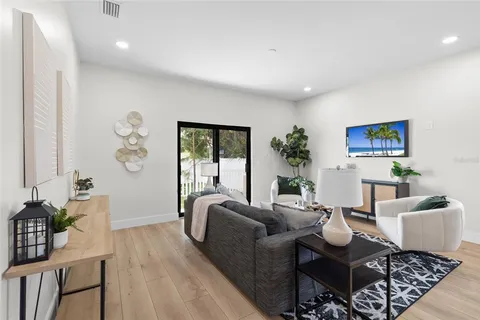 $639,900 | 4308 West Gray Street, Unit 4, Tampa, FL 33609