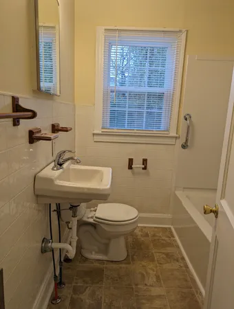 $895 | 616 Gracey Avenue, Clarksville, TN 37040