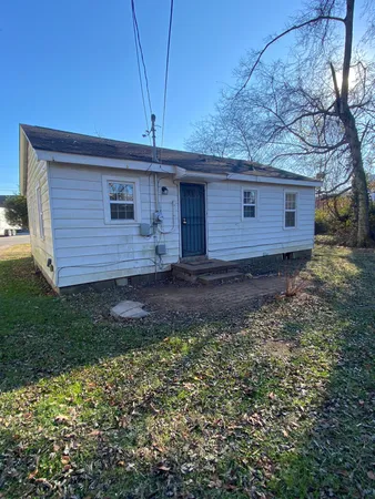$895 | 616 Gracey Avenue, Clarksville, TN 37040