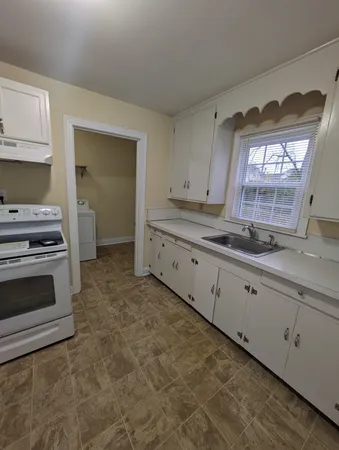 $895 | 616 Gracey Avenue, Clarksville, TN 37040