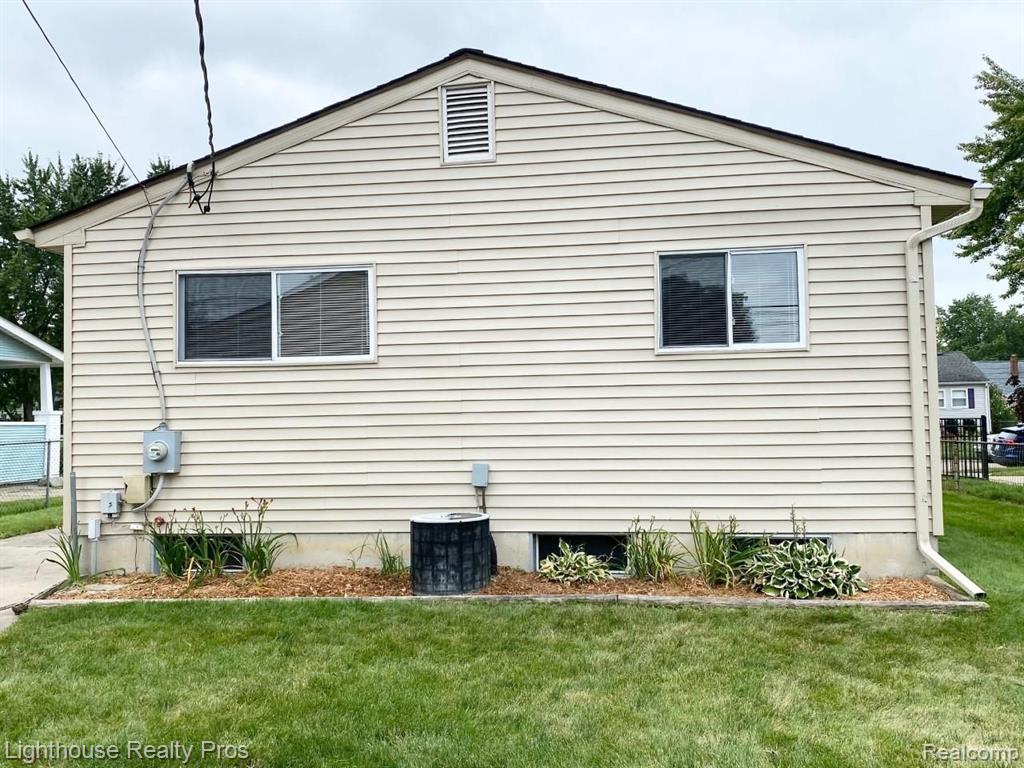 2656 Kenmore Road Berkley, MI 48072 - Photo 23 of 26