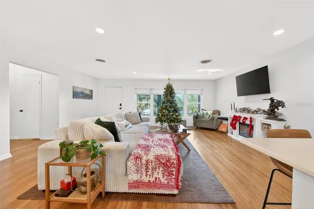 $409,900 | 2311 Sunset Drive, Eustis, FL 32726