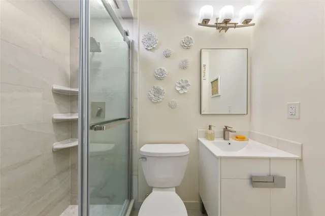 $699,000 | 71-28 Sutton Place, Unit 3 | Pomonok