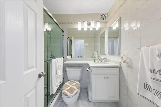 $699,000 | 71-28 Sutton Place, Unit 3 | Pomonok