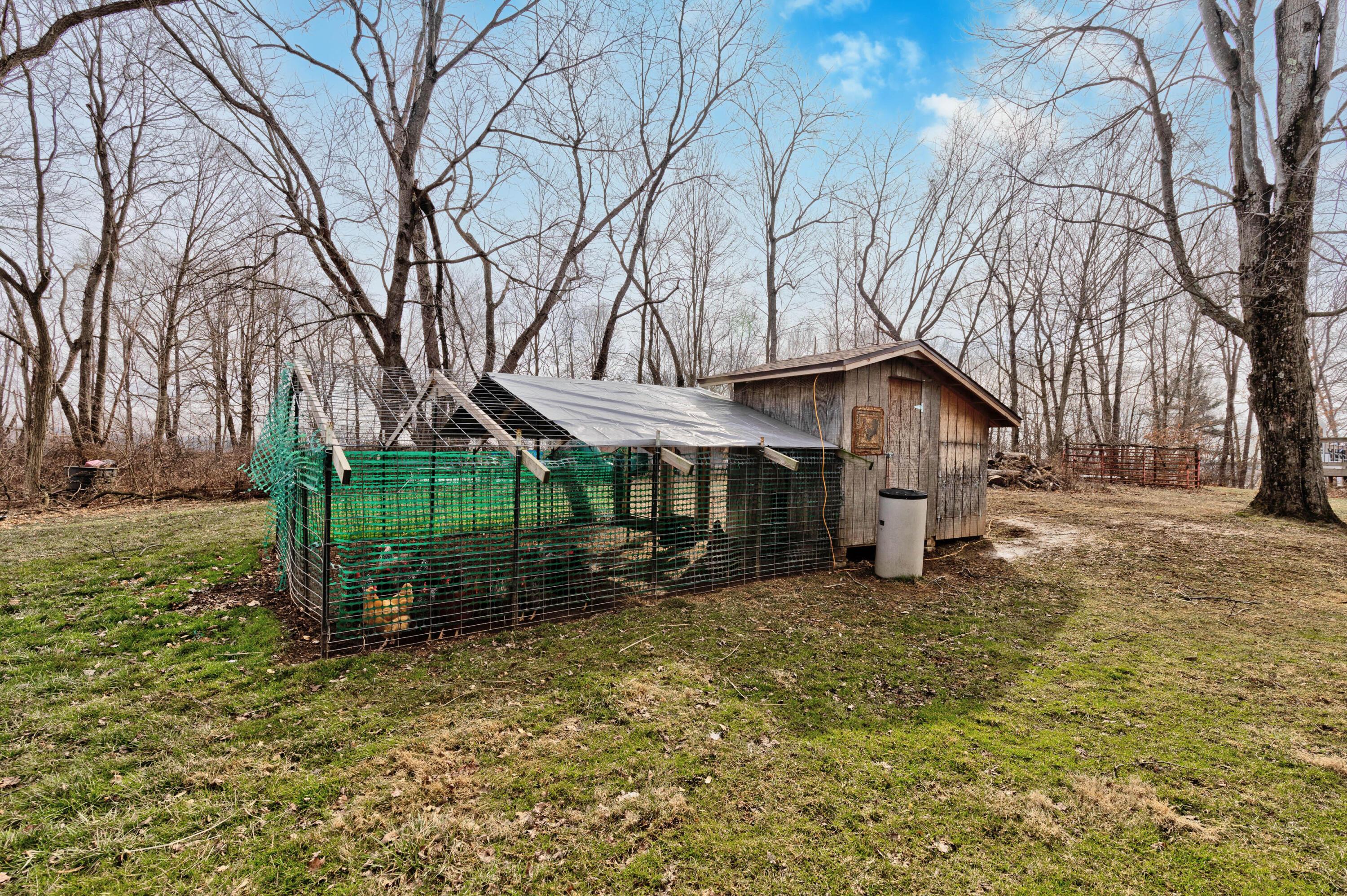 2136 Hoss Road Utica, OH 43080 - Photo 40 of 51 Chicken Coop