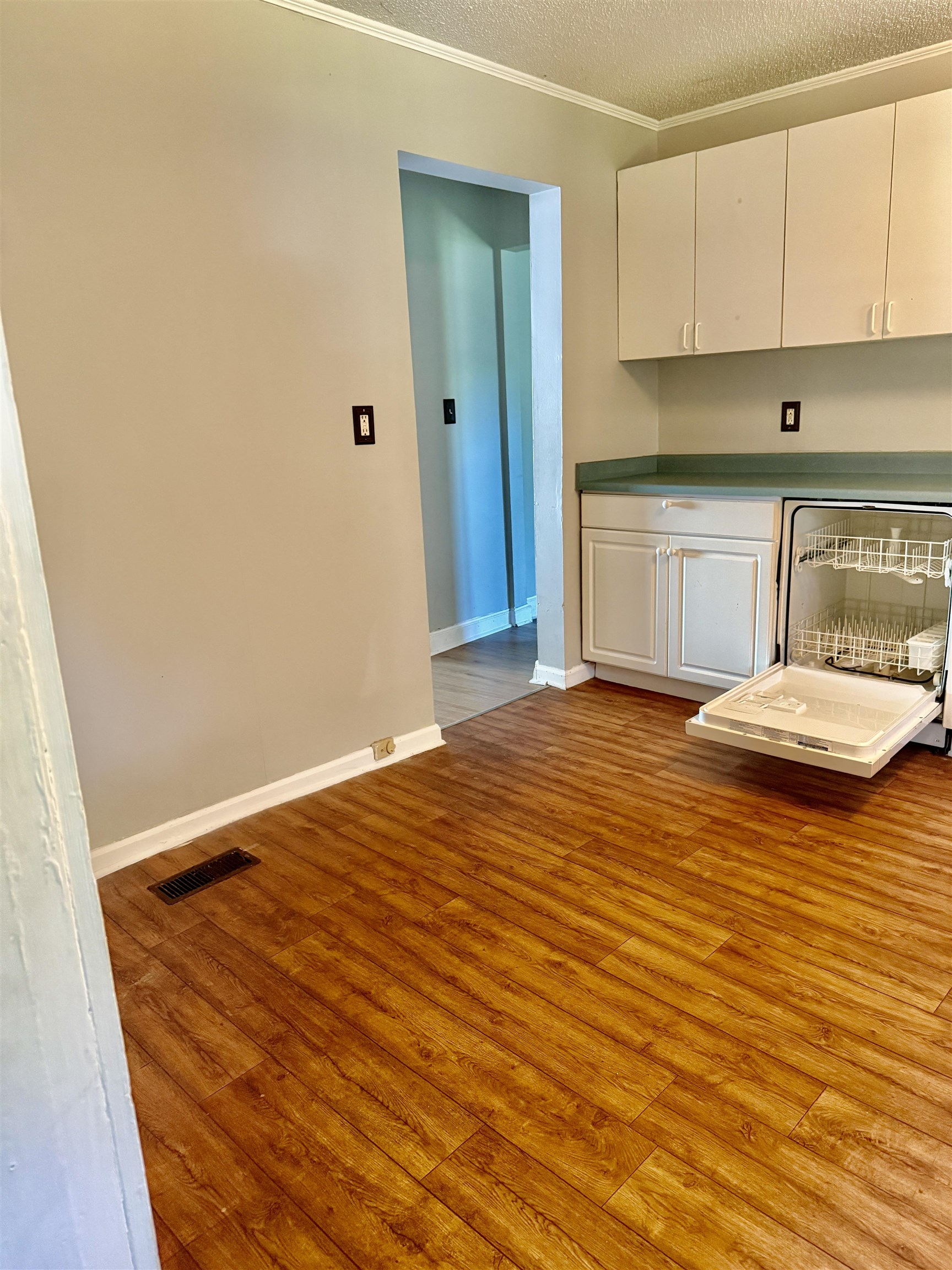 230 Spring Street Spartanburg, SC 29301 - Photo 8 of 25 Gallery Image 8