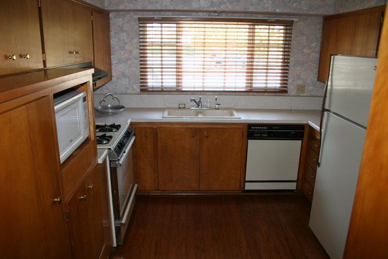 3886 Calle Cita Santa Barbara, CA 93110 - Photo 7 of 14 a utility room with wooden floor washer and dryer
