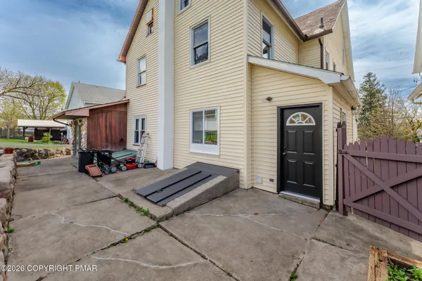 $224,900 | 727 William Street, Pen Argyl, PA 18072