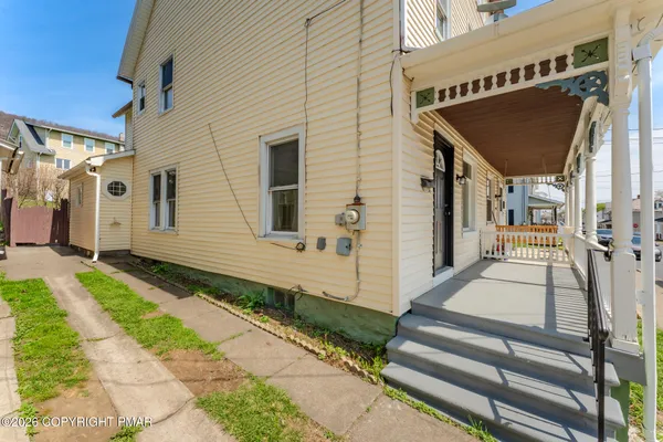 $224,900 | 727 William Street, Pen Argyl, PA 18072