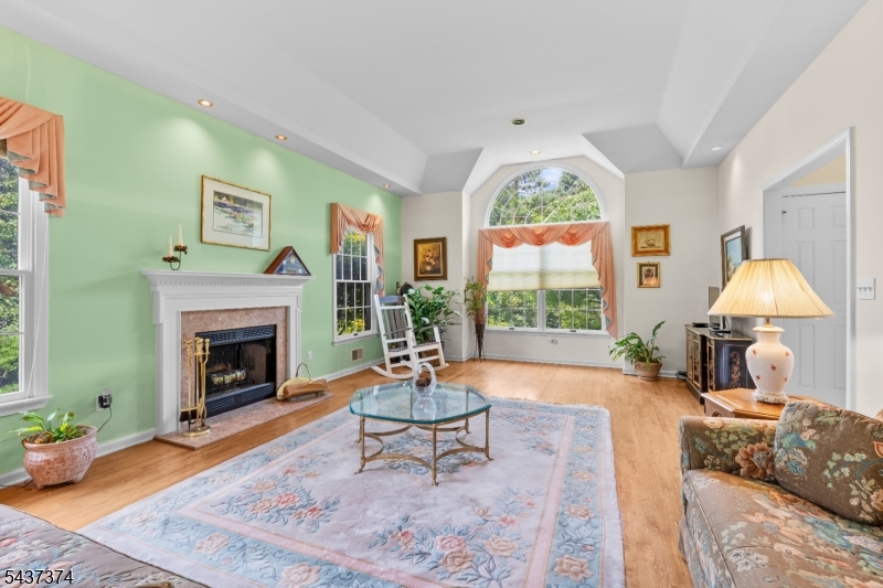 38 Canterbury Road Denville, NJ 07834 - Photo 9 of 36