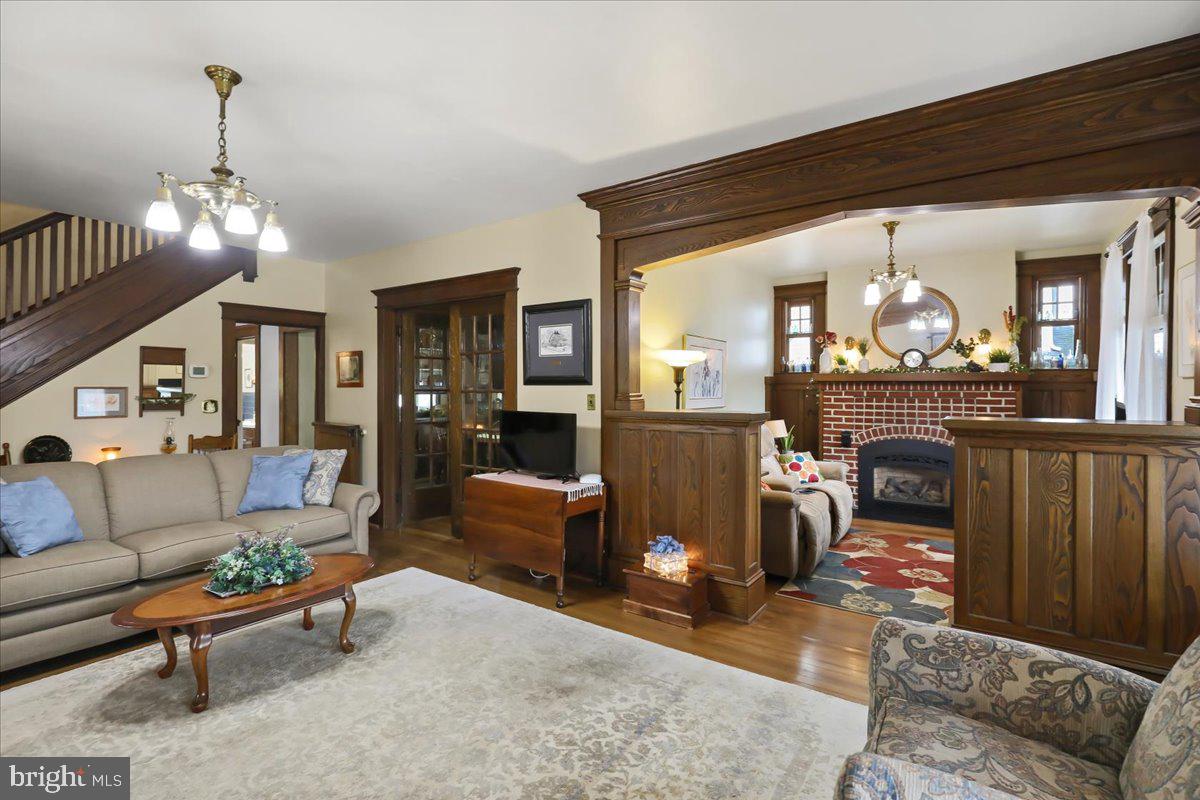 103 South Hazel Street Manheim, PA 17545 - Photo 25 of 47 Living room