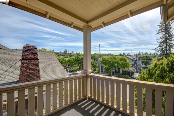 $1,199,000 | 5570 Taft Avenue, Oakland, CA 94618