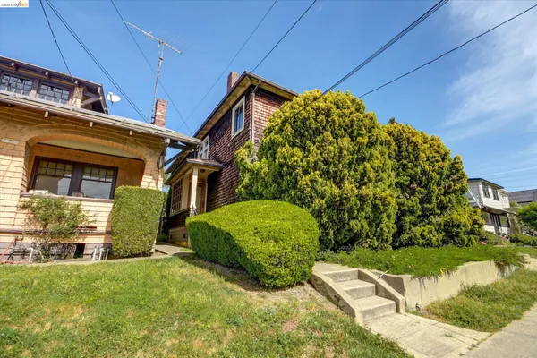 $1,199,000 | 5570 Taft Avenue, Oakland, CA 94618