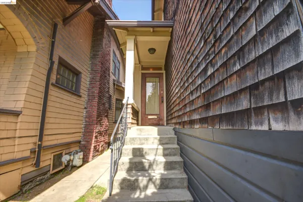 $1,199,000 | 5570 Taft Avenue, Oakland, CA 94618