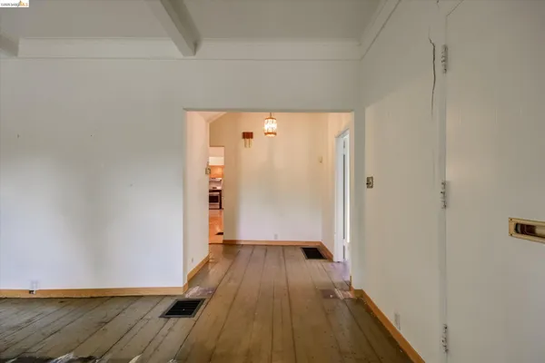 $1,199,000 | 5570 Taft Avenue, Oakland, CA 94618