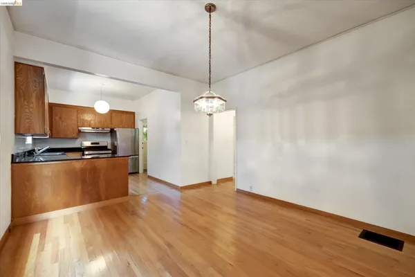 $1,199,000 | 5570 Taft Avenue, Oakland, CA 94618