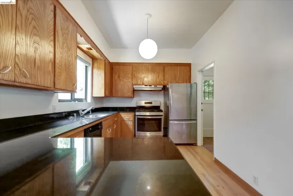 $1,199,000 | 5570 Taft Avenue, Oakland, CA 94618