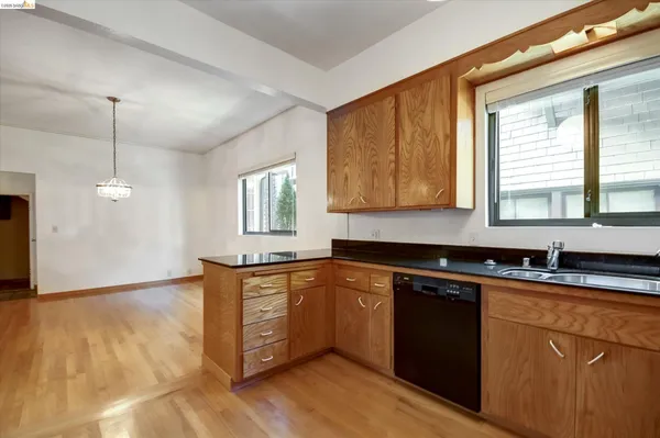 $1,199,000 | 5570 Taft Avenue, Oakland, CA 94618