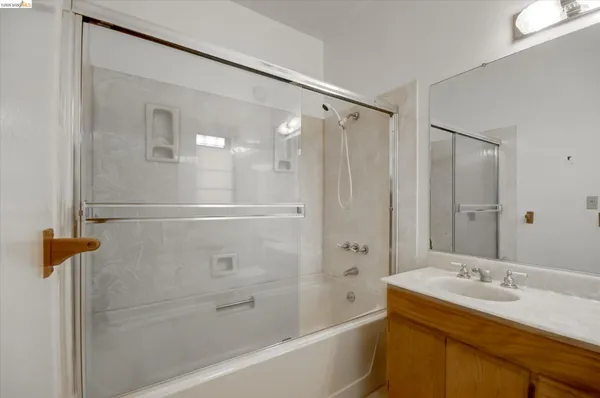 $1,199,000 | 5570 Taft Avenue, Oakland, CA 94618