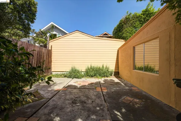 $1,199,000 | 5570 Taft Avenue, Oakland, CA 94618