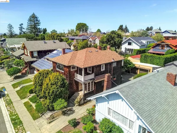 $1,199,000 | 5570 Taft Avenue, Oakland, CA 94618