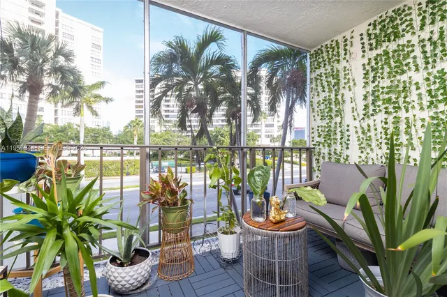 $1,850 | 501 Three Islands Boulevard, Unit 216, Hallandale Beach, FL 33009