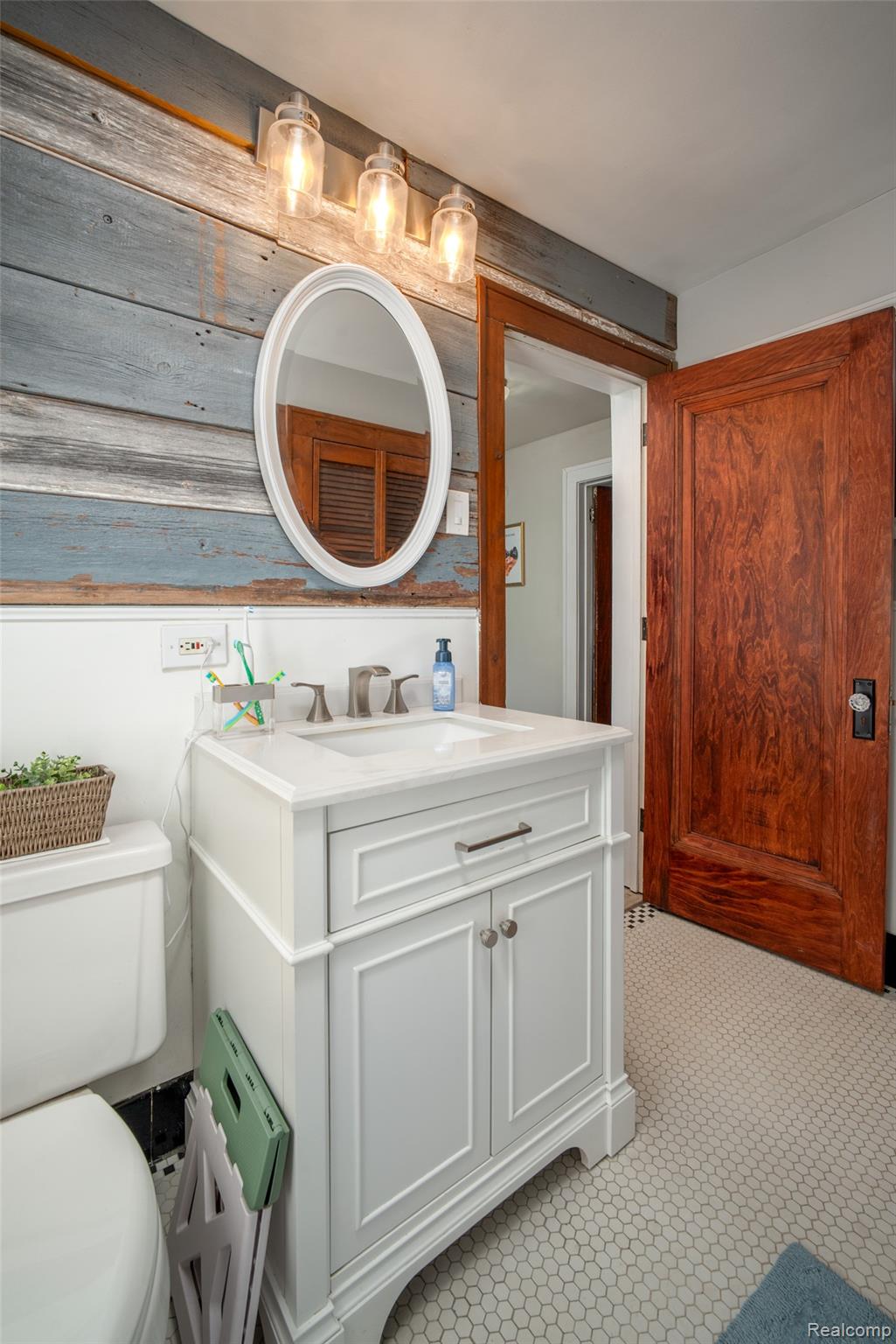 137 Chippewa Road Pontiac, MI 48341 - Photo 24 of 33 23.jpg
