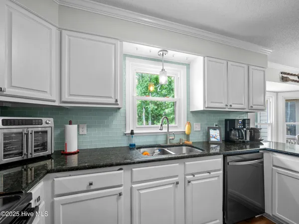 $2,500 | 939 Eton Drive, Jacksonville, NC 28546