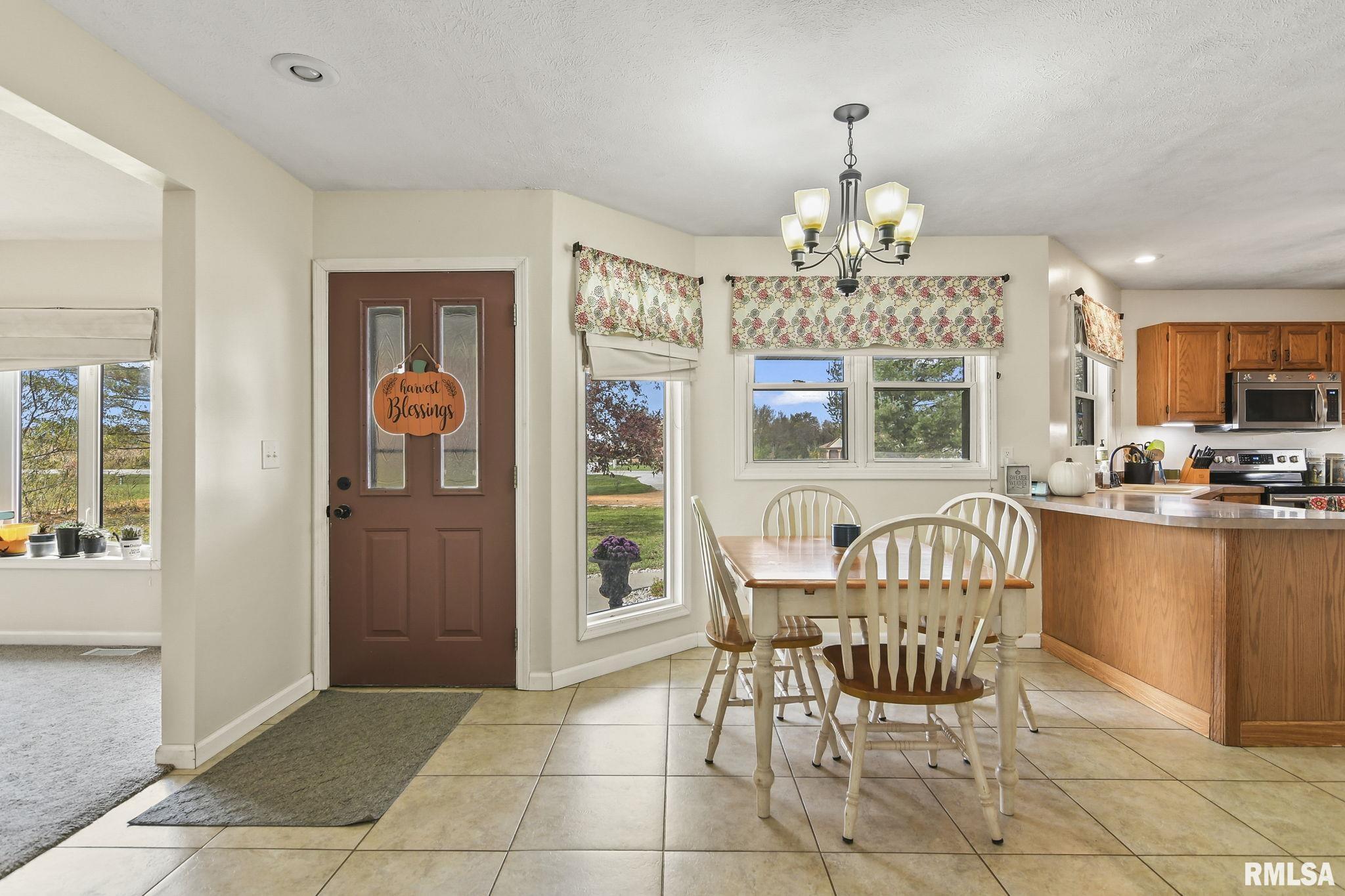 7846 Cardinal Hill Road Rochester, IL 62563 - Photo 5 of 32