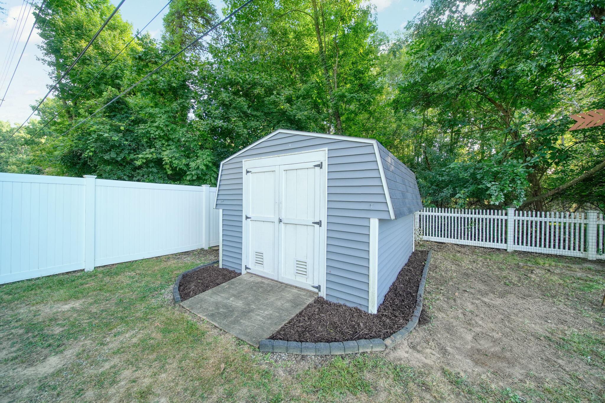 641 Robinson Road Jackson, MI 49203 - Photo 35 of 40 35-web-or-mls-DSC02213_HDR